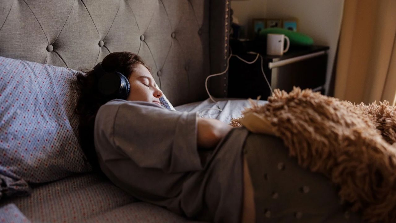 How To Reduce Mental Noise Before Bed: Simple Tips For A Calmer Night