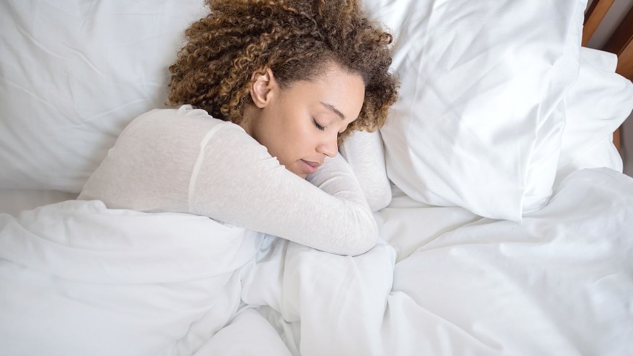Simple Night Routines That Improve Sleep: Small Habits That Make Nights Easier