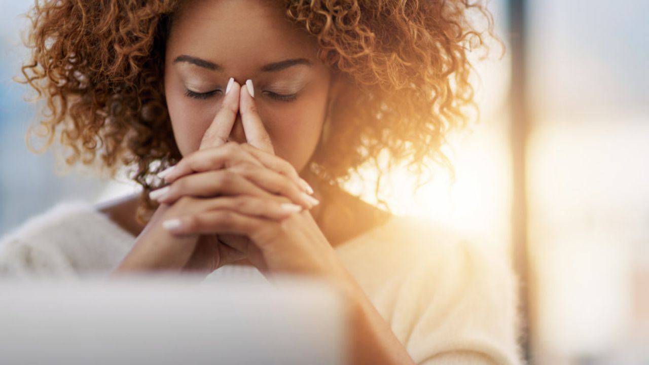 How To Regulate Emotions In Simple Ways: A Five-Minute Toolkit For Everyday Calm